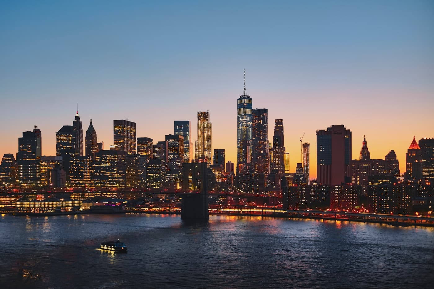 Scenic view of the Brooklyn Bridge and New York City skyline in New York