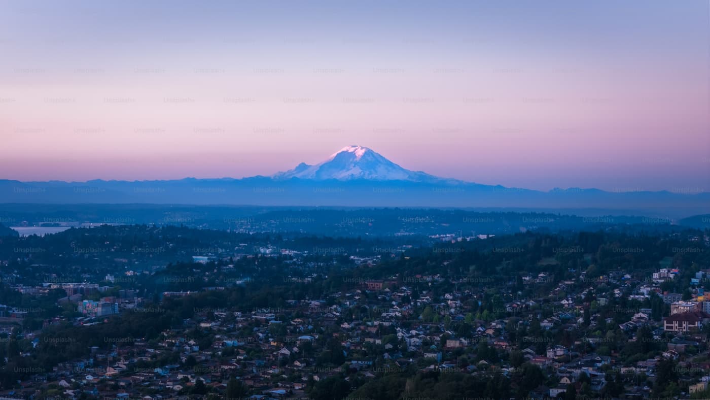 Scenic view of Seattle and Mount Rainier in Washington