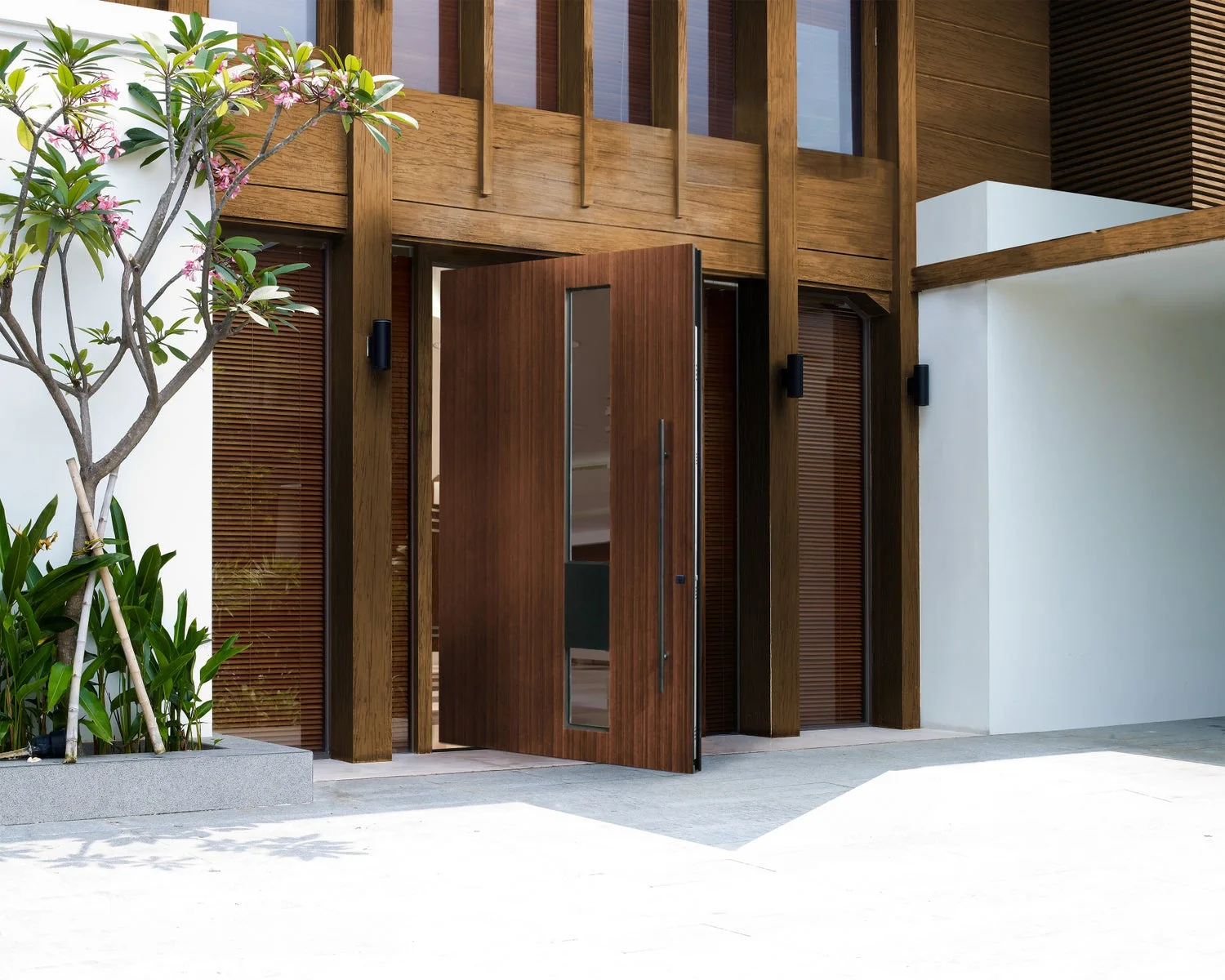 Pivot Door, Voyage Collection